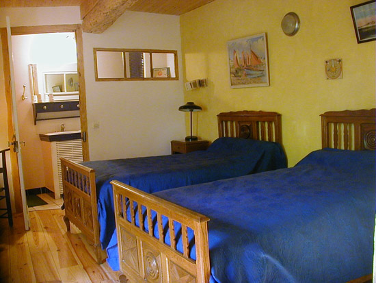 Location de chambres d'hotes et gîte originaux dans un ancien moulin à eau au pied de la montagne noire pour partager un endroit priviligié et la convivialité du pays